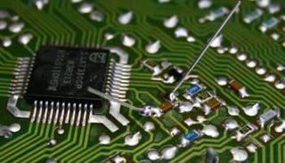 نقص الرقائق.. شريحة ثمنها دولار واحد تهدد العالم