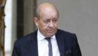 فرنسا مجددا على خط أزمة حكومة لبنان.. لودريان في بيروت الأربعاء