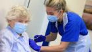 دراسة بريطانية: وفيات كورونا "نادرة" بعد تلقي اللقاح