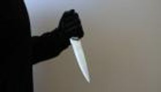 عامل مصري يذبح حماته في المستشفى.. يحب زوجته