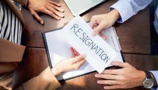 استقالة ثلث موظفي شركة 