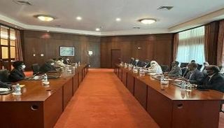 وزيرة الخارجية السودانية خلال لقاء نظيرها الأوغندي في كمبالا