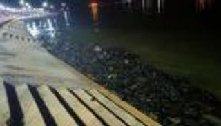 تسرب نفطي يلوث كورنيش طبرق في ليبيا.. وتدخل عاجل