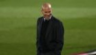 فيديو.. احتفال غريب لزيدان بعد هدف ريال مدريد في أوساسونا