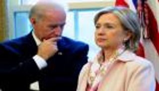 الانسحاب.. كلينتون تحذر بايدن من "عواقب وخيمة"