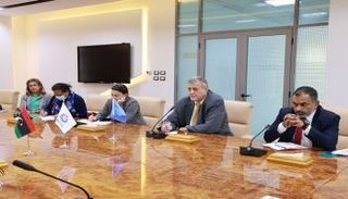 المبعوث الأممي إلى ليبيا والوفد المرافق له بمؤسسة النفط في طرابلس