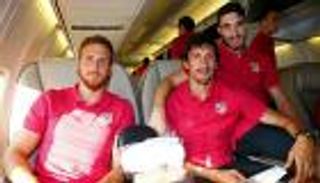 قبل قمة برشلونة.. التدخين يشعل غضب جماهير أتلتيكو ضد نجمي الفريق