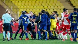 فوضى مباراة أولمبيك ليون وموناكو