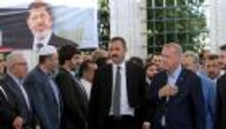 بحثا عن جُحر "سياسي".. هل تخرج "الإخوان" من حضن أردوغان بعد "السعادة"؟