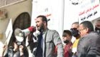 اعتداءات وتراجع.. معاناة صحافة تونس على يد الحكومة والإخوان