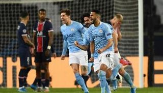 رياض محرز نجم فريق مانشستر سيتي ومنتخب الجزائر