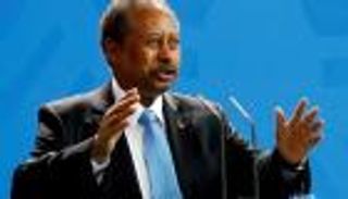 "لا نتسول".. السودان يكشف عن مشروعات ضخمة أمام مؤتمر باريس