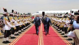 استقبال الرئيس الإريتري أسياس أفورقي في مطار الخرطوم