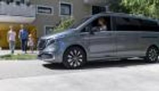 الدفع الكهربائي يغزو موديلات الفان.. نصائح ما قبل الشراء