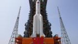 مخاوف عالمية.. حطام صاروخ صيني يزن 20 طنا يهدد الأرض