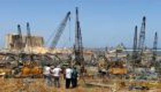 خشية تكرار كارثة المرفأ.. لبنان يرّحل 59 حاوية "خطرة" للخارج