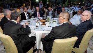 جانب من مأدبة الإفطار الرمضانية التي أقامها رئيس إسرائيل