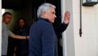 مورينيو يصنع الحدث.. توتنهام يدفع ثلثي راتبه في روما