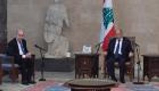 لودريان يبدأ مشاوراته في لبنان.. فهل ينجح حيث أخفق ماكرون؟