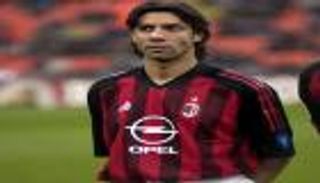 قصة صفقة.. شبح الإفلاس يمهد طريق ميلان لخطف جوهرة البرتغال