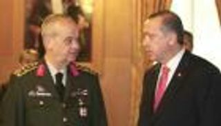 شبح السجن يلاحق رئيس أركان تركيا الأسبق.. والسر "الإطاحة بأردوغان"