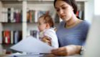 تأثيرات خطيرة.. ماذا فعل كورونا بأمهات الأطفال الصغار؟