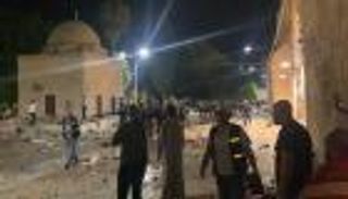 إصابات في مواجهات بين فلسطينيين والشرطة الإسرائيلية بالأقصى