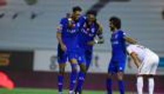 قمة الدوري السعودي.. الهلال يزلزل "تويتر" بـ"عيدية" الشباب