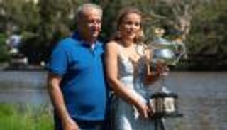 أقالت والدها.. نجمة التنس صوفيا كينين تشعل "أنستقرام"