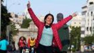 إسبانيا تحاصر كورونا.. احتفالات برفع حظر التجول