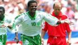 3 أساطير سعودية في تشكيلة القرن بآسيا