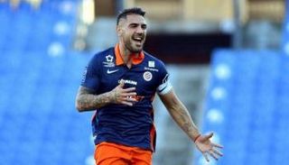 أندي ديلور مهاجم فريق مونبيلييه الفرنسي ومنتخب الجزائر