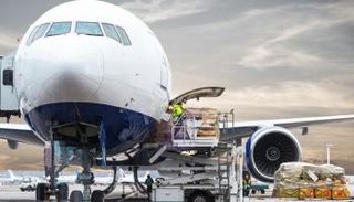 قطاع الشحن الجوي.. نقطة مضيئة في سماء كورونا