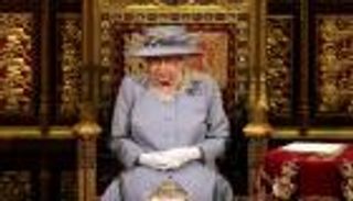 "مخاوف الخطاب".. محبون يسألون: هل الملكة إليزابيث مريضة؟