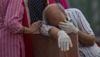 كورونا حول العالم.. أمريكا تسمح بتطعيم الأطفال والكويت تعلن حصيلة جديدة