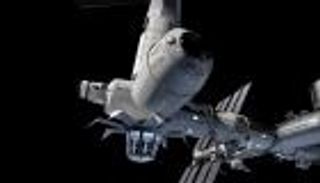 تدريب طاقم أول بعثة خاصة إلى محطة الفضاء الدولية