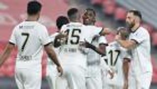 النجمة الثالثة.. مشوار مقلق ينتهي بتتويج الجزيرة بالدوري الإماراتي