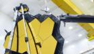 مرآة تلسكوب "ويب" تفتح أجنحتها للمرة الأخيرة قبل السفر للفضاء