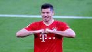 بعد التتويج.. ليفاندوفسكي يتفرغ لمطاردة رقم صمد لنصف قرن