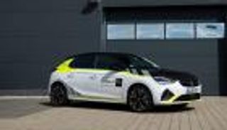 أوبل تدخل عالم أزياء الراليات بسيارة Corsa-e الكهربائية