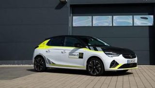 ثوب الراليات الجديد لأوبل Corsa-e الكهربائية