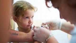 بعض المناطق باشرت تلقيح الأطفال