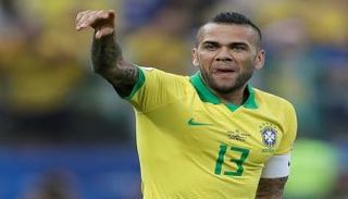 داني ألفيس يعود لمنتخب البرازيل