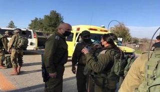 عناصر من الشرطة الإسرائيلية في محيط حادث سابق