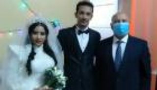 فيديو.. أنقذ مئات الركاب من كارثة.. وزير مصري يحضر زفاف ابنة سائق قطار