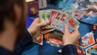 مخاوف أمنية توقف مبيعات بطاقات "بوكيمون"