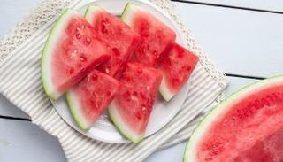 حافظوا على صحتكم في الصيف بالبطيخ