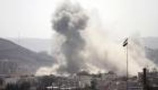 قتيل و5 مصابين في هجوم بمسيرة حوثية على سوق غربي اليمن