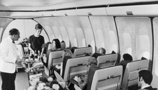 يبدو السفر بالدرجة الأولى وكأنه فكرة الأمس عن الرفاهية