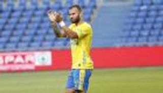 احتفالا بعودته للملاعب.. نجم ريال مدريد السابق يشتري سيارة نادرة